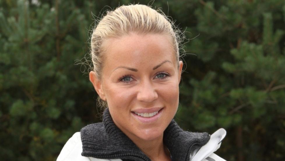 R�K UT:Lene Alexandra �ien ble den tredje deltakeren som forlot �71 grader nord�. Tidligere har Mina Hadjian r�ket ut og Linda Medalen forlot programmet til fordel for FN-tjeneste i Darfur. Foto: TVNorge