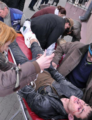 Her flykter de fra bomben