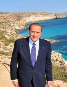 Silvio Berlusconi går av