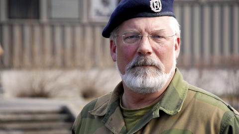 - MEGET INTENSIV: Oberstløytnant John Espen Lien, senior talsmann ved Forsvarets operative hovedkvarter, bekrefter at operasjonen i Libya er en meget intensiv luft-til-bakke-operasjon, og at det brukes flere bomber i en slik operasjon enn vi har sett tidligere. Foto: Erik Veigård / SCANPIX - MEGET INTENSIV: Oberstløytnant John Espen Lien, senior talsmann ved Forsvarets operative hovedkvarter, bekrefter at operasjonen i Libya er en meget intensiv luft-til-bakke-operasjon, og at det brukes flere bomber i en slik operasjon enn vi har sett tidligere. Foto: Erik Veigård / SCANPIX
