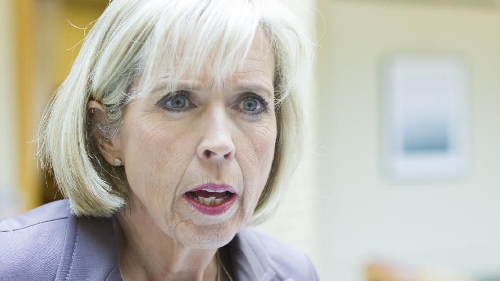 STENGETID KLOKKA 23? Forslaget til helse- og omsorgsminister Anne-Grete Str�m-Erichsen ble ikke godt mottatt i KrF. Foto: Berit Roald / Scanpix