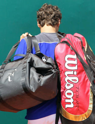 Federer r�k ut i kvartfinalen i Monaco