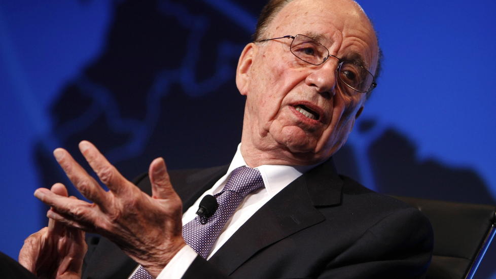 AVVISER NEDLEGGELSE: News Corp.-sjef Rupert Murdoch vil ikke legge ned The Sun etter den nye skandalen. Foto: Reuters/Kevin Lamarque/Scanpix