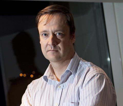 BIST�R: Advokat John Christian Elden bekrefter overfor Dagbladet at han skal bist� MC-klubbene. Foto: Ole Morten Melg�rd.
