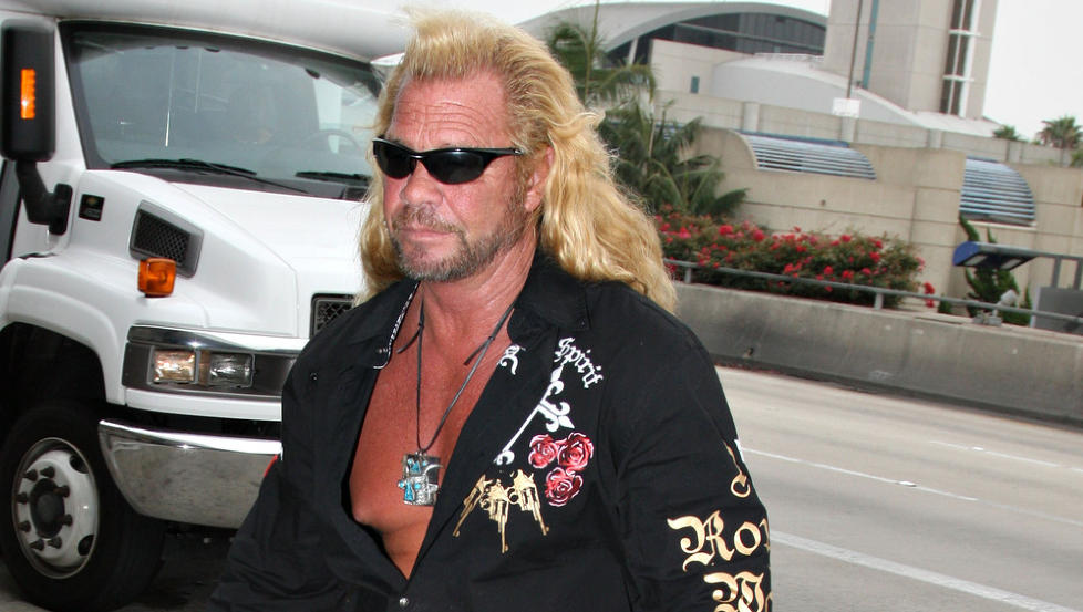 BETALTE FOR CAGE: Dus�rjeger Duane �Dog the Bounty Hunter� Chapman s�rget for � f� Nicolas Cage ut av buret. Foto: Stella Pictures