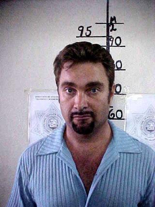 FANGET AV CHAPMAN: Max Factor-arving Andrew Luster ble funnet av Dave Chapman i den meksikanske badebyen Puerto Vallarta 18. juni 2003, og p�grepet av meksikansk politi. Foto: Puerto Vallarta Police/HO/Reuters/Scanpix