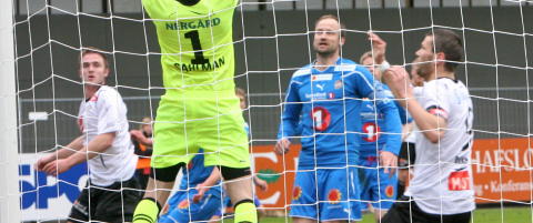 - Det er vanskelig � spille fotball p� Fosshaugane