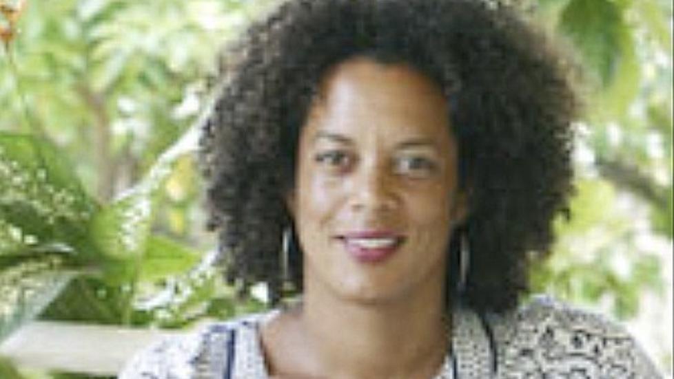 USYNLIGE SMERTER: Aminatta Fornas roman om borgerkrigen i Sierra Leone tar for seg mange ulike usynlige smerter. Foto: GYLDENDAL