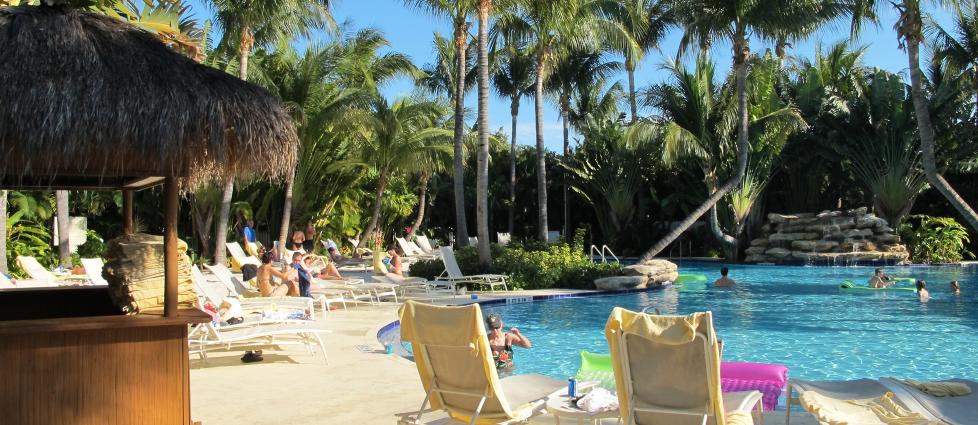 TROPISK: Bassenget er det hyggeligste p� The Inn, og etter sigende �yas st�rste.