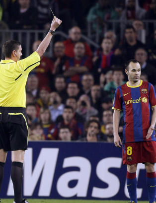 Uefa anklager Iniesta for vilje-kort