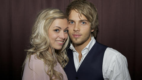 �FARMEN�-PAR: Synne Bolstad og Morten Emil Bergan er fortsatt like forelsket. Foto: P�l Bergstad/ Stella Pictures