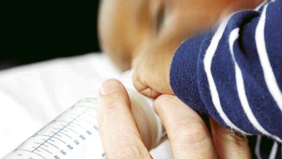 AKUTT OMSORG: Beredskapsforeldrene Tone og Bent vet aldri hva som venter dem n�r de henter et nytt barn. FOTO: Kjersti Gjems Vangberg