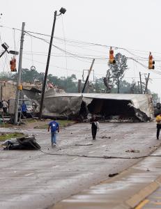 77 drept i kraftige tornadoer i USA