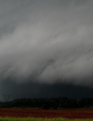 Her knuser tornadoen alt til pinneved