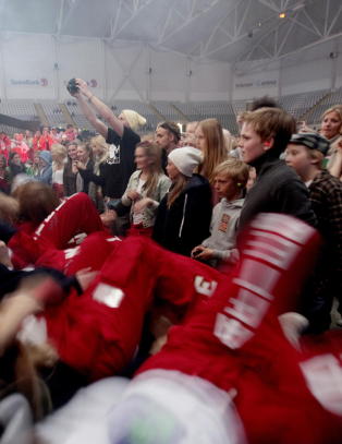 Voldsepisoder, steinkasting og hodel�se bilstunt