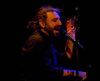 BILLIE JEAN:  Stefano Bollani i vokal ufoldelse. Foto: Terje Mosnes