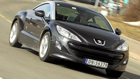 SPORTSLIG: Peugeot RCZ har sportslige kj�reegenskaper og overraskende god komfort. Foto: Egil Nordlien HM Foto