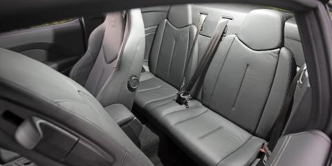 EKSTRA BAGASJE: Peugeot RCZ har dobbelt baksete. Plassen er meget begrenset, s� rommet egner seg best til ekstra bagasjeplass. Foto: Egil Nordlien HM Foto