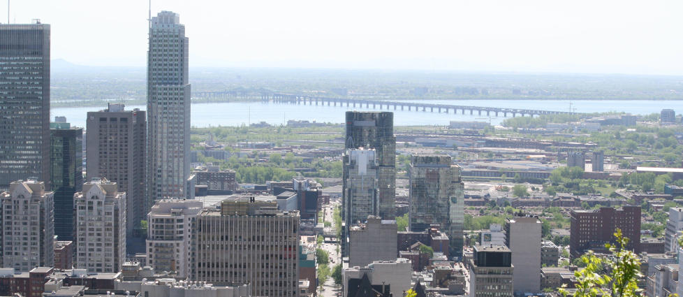 GAMMELT OG NYTT: Montreal sett fra Mont Royal. Alle foto: TONE VASSB�
