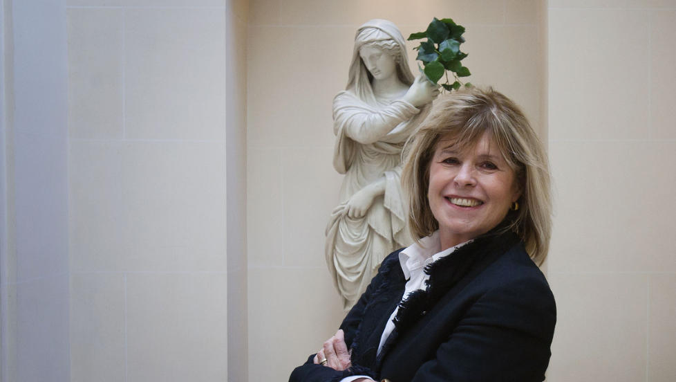 STERKE KVINNER: Katherine Pancol synes � ha hentet inspirasjon b�de fra Balzac og Hugo i sin fortelling om sterke kvinner og svake menn. Foto: SCANPIX / AFP / LOIC VENANCE