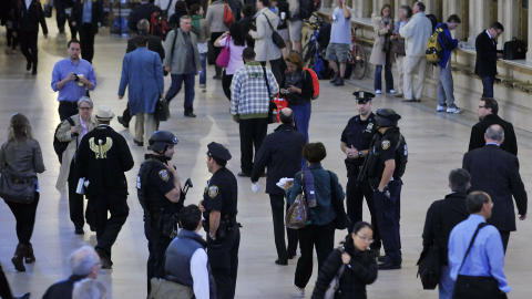 TERRORFRYKT: �kt terrorfrykt har preget dagen terrorlederen Osama bin Laden ble skutt og drept av amerikanske elitestyrker. Foto: AP Photo/Stephen Chernin/Scanpix