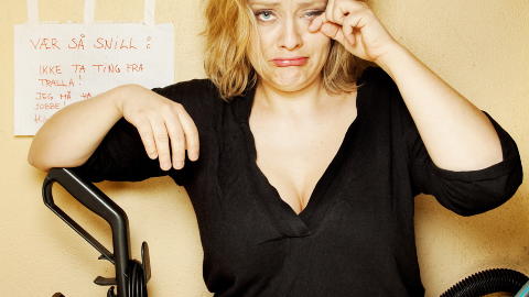  Klovnen gr�ter aldri: Henriette Steenstrup mener det m� ligge en gode del melankoli og m�rke under god humor.
Foto: Agnete Brun / Dagbladet