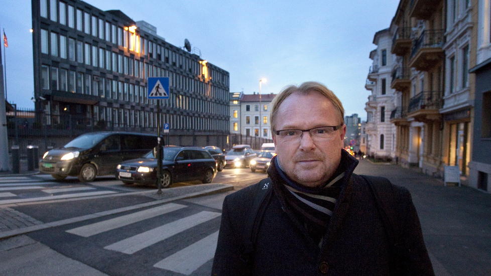 - INGEN REGJERING UTEN FRP: Per Sandberg sier til VG at en linjeendring n�rmest er utenkelig.

- V�r strategi er klar: Det blir ingen ikke-sosialistisk regjering uten Fremskrittspartiet. Det skal forundre meg veldig om den strategien endrer seg, sier Sandberg. FOTO. TORBJ�RN BERG / DAGBLADET