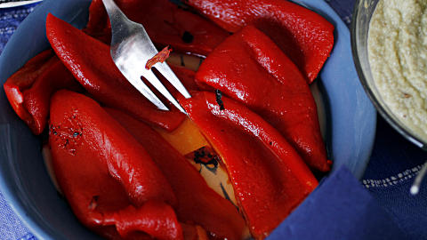 OVNSBAKT PAPRIKA: Pepperoni al forno insalata.