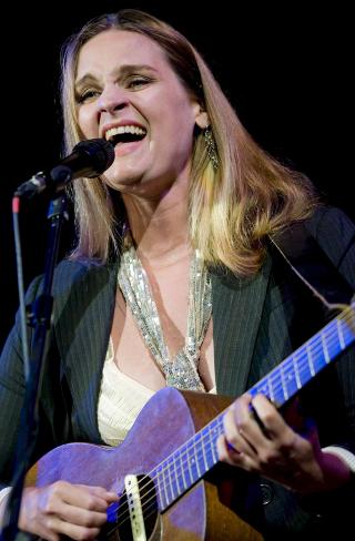  TIL STAVANGER:  Madeleine Peyroux. Foto: EPA/KAI FOERSTERLING