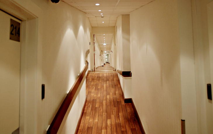 TOMT: Korridorene minner mistenkelig om danskeb�ten.