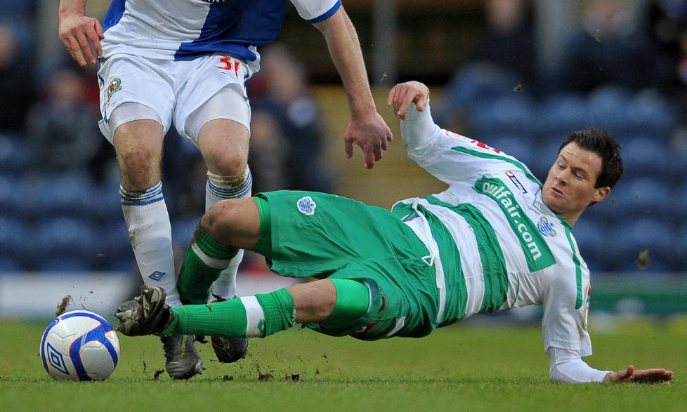 P� VEI UT? If�lge London-avisa Fulham & Hammersmith Chronicle skal Queens Park Rangers v�re klar til � sende hele 15 spillere p� d�r i sommer. Er Petter Vaagan Moen en av dem? Foto: AFP PHOTO / ANDREW YATES / Scanpix
