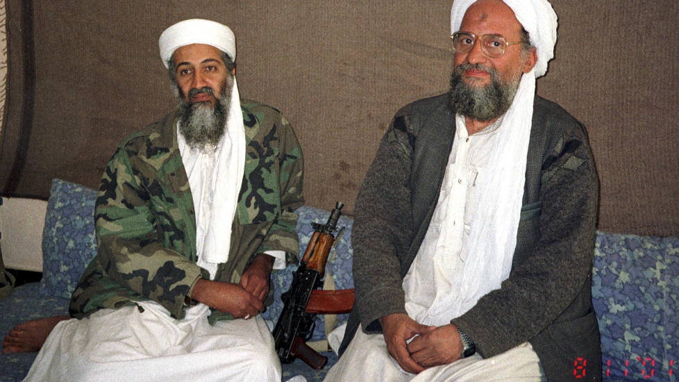 DREPT: Osama bin Laden, her fotografert sammen med al-Qaidas �nestkommanderende� Ayman al-Zawahri i 2001. Foto: REUTERS/Hamid Mir/Editor/Ausaf Newspaper for Daily Dawn/Scanpix