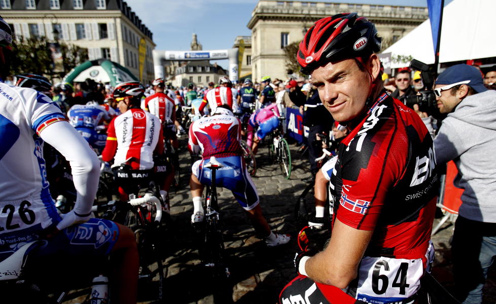 HINDRET: Alexander Kristoff var uheldig i opptakten til spurten i Beijing rundt da kjedet til Daniel Oss, som nordmannen l� p� hjul med, hoppet av. Foto: Stian Lysberg Solum / SCANPIX