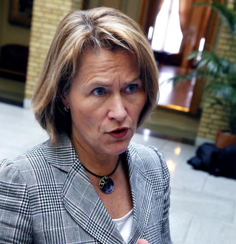  FORSVARSMINISTER:  Tidligere denne uken informerte Grete Faremo om budsjettsprekken. Foto: Jacques Hvistendahl