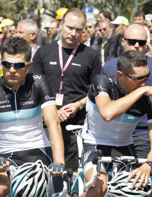 Lagkameratene i t�rer f�r Giro-starten