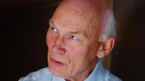 UNDRENDE: Uloba har hittil ment de hadde hjemmel til � betale overtid f�rst etter 11 timer da arbeidet har stor grad av passivitet. Under et m�te med Dagbladet viste de til professor i arbeidsrett, Henning Jakhelln, som skulle hatt bist�tt Uloba i � ha kommet fram til dette.

Men da Dagbladet tar kontakt med Jakhelln, som er Norges fremste ekspert p� arbeidsrett, stiller han seg underende til dette. Han mener Ulobas praksis ikke er holdbar. 

Foto: ROBERT S. EIK/DAGBLADET