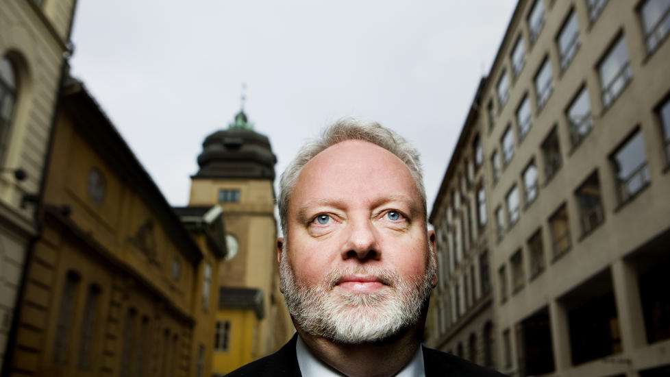 HOLDT UTENOM: Riksantrikvar J�rn Holme skal ha bedt om � f� tilsendt sakspapirer i en betent vernesak personlig for � unng� journalf�ring. Det undergraver riksantikvarens integritet i saken, mener verneentusiaster. Foto: Berit Roald / Scanpix