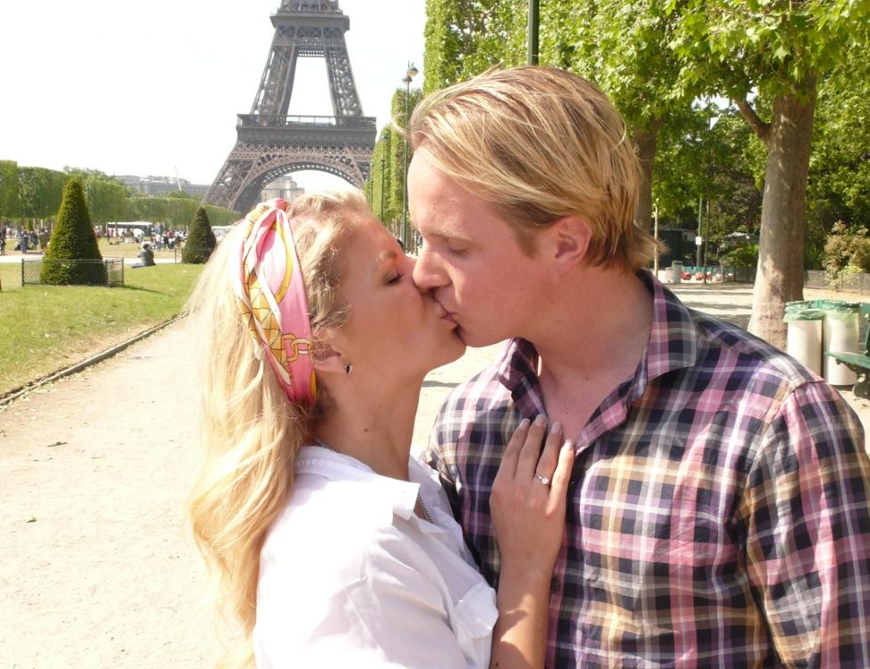 REALITYPARET: Petter Pilgaard og Mari Haugersveen slipper tv-seerne n�rt innp� seg i realityserien �Petter elsker Mari� p� TV 2 Bliss. I forrige uke var de p� kj�rlighetstur til Paris, og ogs� her ble de fulgt av kamerateamet til TV 2. Foto: TV 2