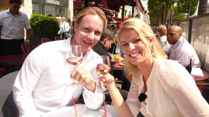 ROMANTIKK I PARIS: Petter og Mari ble offisielt kj�rester i Paris for snart to �r siden. I forrige uke var de tilbake i den franske hovedstaden. Foto: TV 2