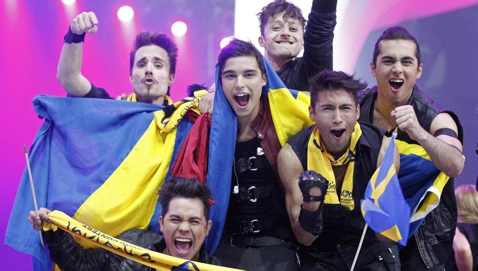 GRATTIS: Eric Saade (i midten) og Sverige jubler etter mange �r med Slagerfestival-t�rke. Alle Nordiske land er med - bortsett fra Norge. Foto:AP Photo/Frank Augstein