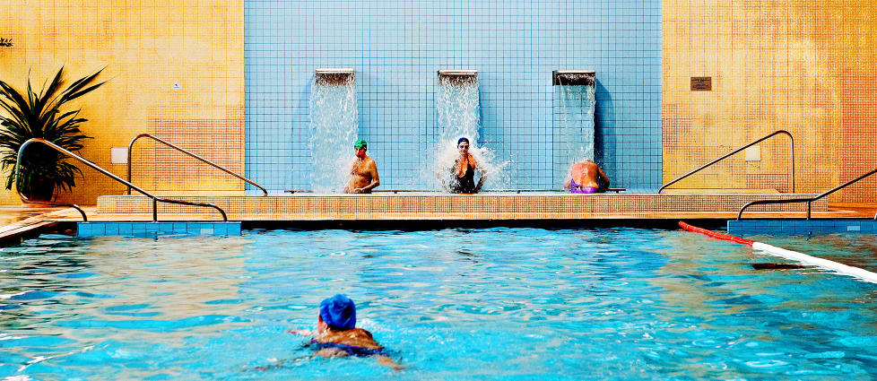 BALTIC BEACH: Det store bassenget med friskt �stersj�vann frister mange mellom spabehandlingene. Foto: JOHN TERJE PEDERSEN