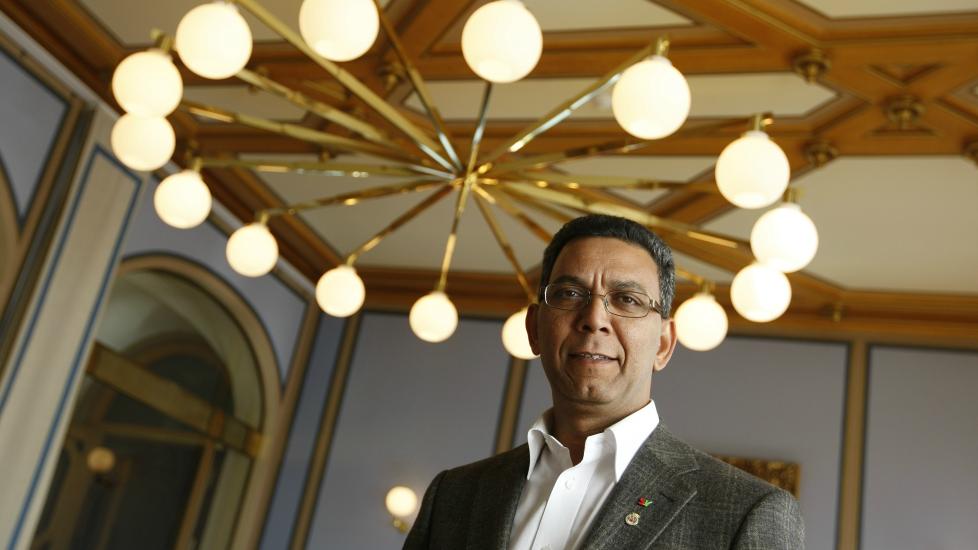 BILNEKT: Akhtar Chaudhry (SV) vil hindre menn som ikke betaler barnebidrag � registrere bilen.
Foto: H�kon Mosvold Larsen / Scanpix