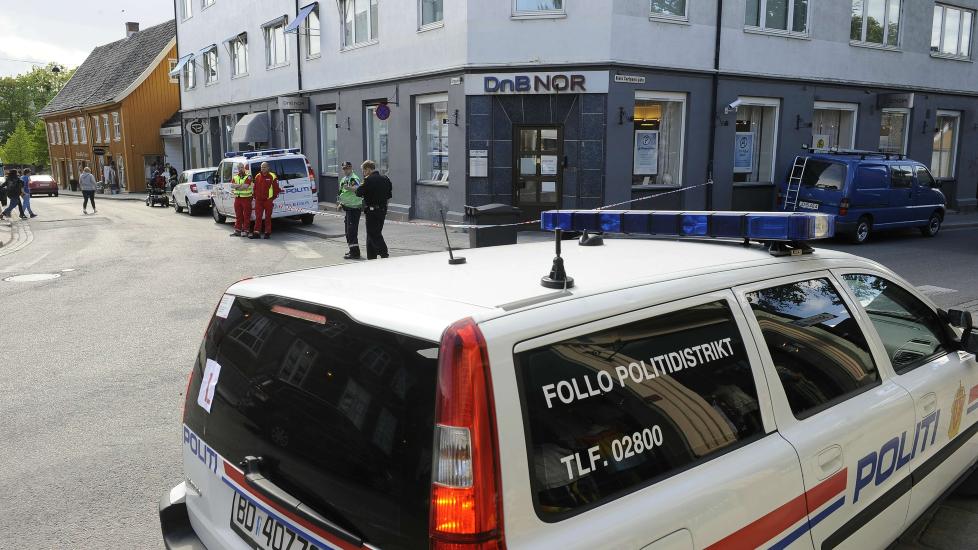 RANET:  DnB NORs filial i Dr�bak ble i ettermiddag ranet. Gjerningsmannen stakk av fra stedet. Foto: John T. Pedersen/Dagbladet