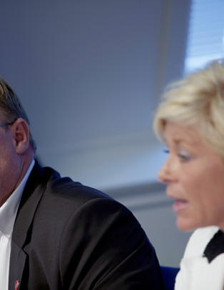 - Carl I Hagen er ikke senil