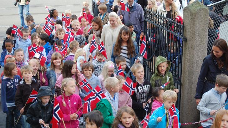 HURRA! Hele barnetoget bes�kte de eldre nonnene p� St Josephs�strenes hjem p� Grefsen. Foto: Asle Hansen
