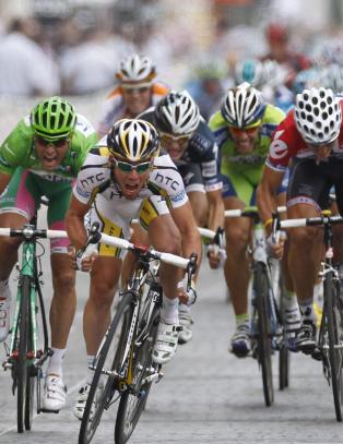 - Mer opptrekkskunst av Renshaw og Cavendish