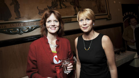  P� BOKFEST:  Skuespiller Mari Maurstad har lest litt av boka, og kaller den spenstig. Kari Marstein, redaksjonssjef i Gyldendal, er enig. Foto: Christian Roth Christensen/Dagbladet.