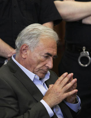 Strauss-Kahn må ut med millioner for voktere