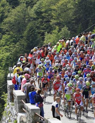 Giro-arrang�ren dropper skummelt fjellpass