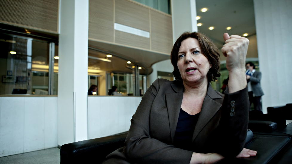 - FEIL: - Dette stemmer ikke. Adecco tar feil. Det f�lger av forskriften at l�nnen ikke skal v�re d�rligere enn gjeldende landsomfattende tariffavtale, sier arbeidsminister Hanne Bjurstr�m (Ap) til Dagbladet. Foto: NINA HANSEN/DAGBLADET